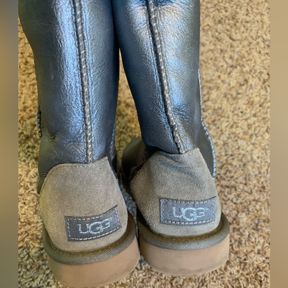 UGG Australia Classic Metallic Gray Leather Suede BOOTS size 7 Fur lined, Warm - Picture 4 of 8